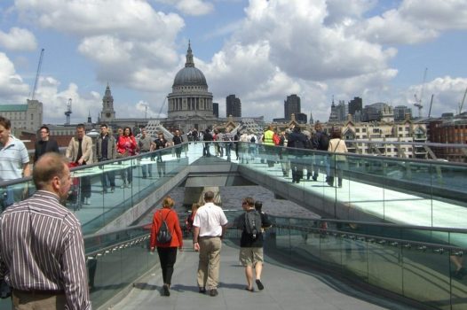 London Millennium Bridge ©www.city-sightseeing.com