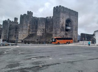 aernarfon, Wales - Voel Coach at Caernarfon Castle (CBY-NCN)
