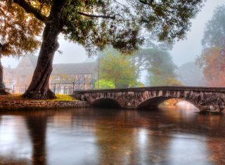 Bourton-on-the-Water, Cotswolds - View of the bridge and river in Bourton-on-the-Water