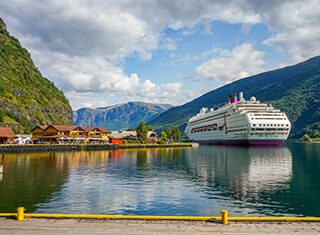 Renaissance - Ambassador Cruise Line - Flam