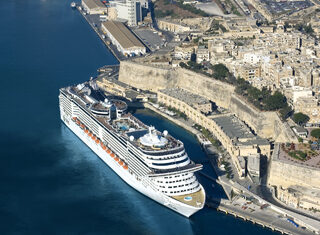 MSC Splendida, In port