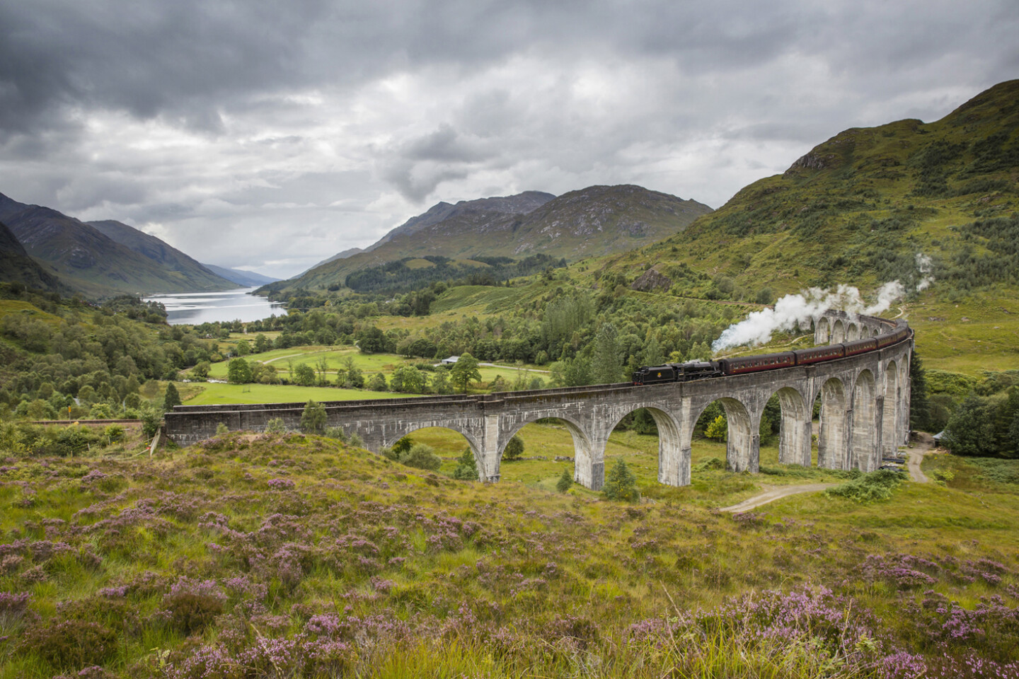Jacobite Steam Train, Glenfinnan Viaduct, Scotland