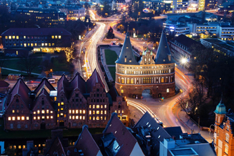 Holsten Gate at night