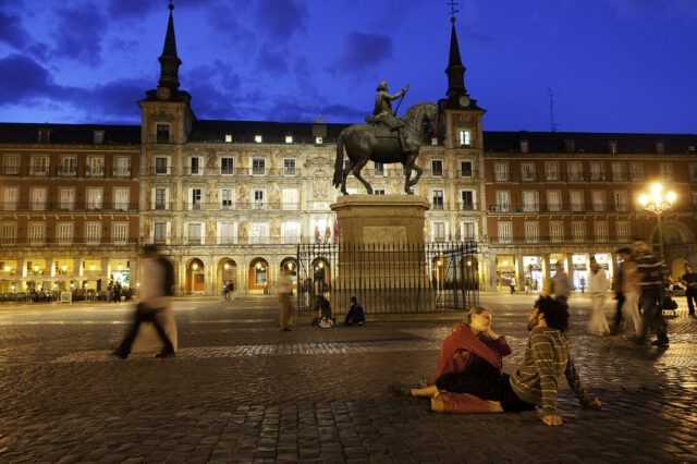 Plaza Mayor, Statue, Buildings, nighttime