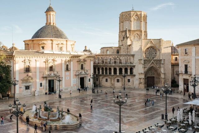 Plaza de la Virgen (Virgin Square)