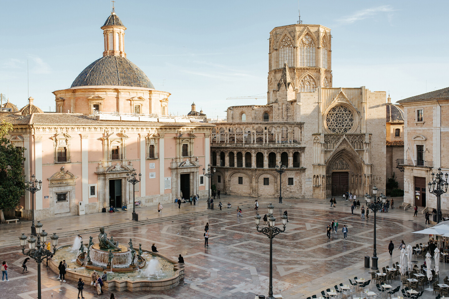 Plaza de la Virgen (Virgin Square)
