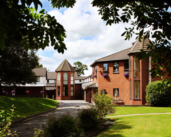 Beaufort Park Hotel - Exterior