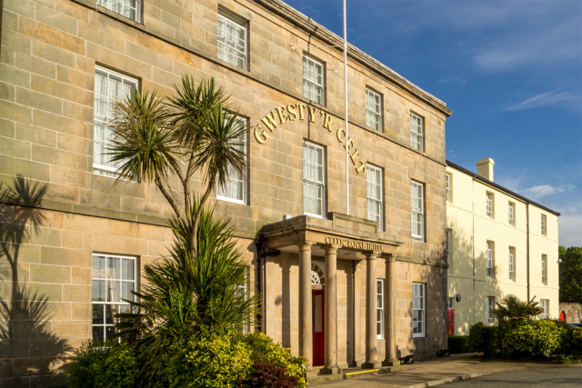 Celtic Royal Hotel - Exterior