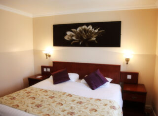 Beaufort Park Hotel - Double Bedroom