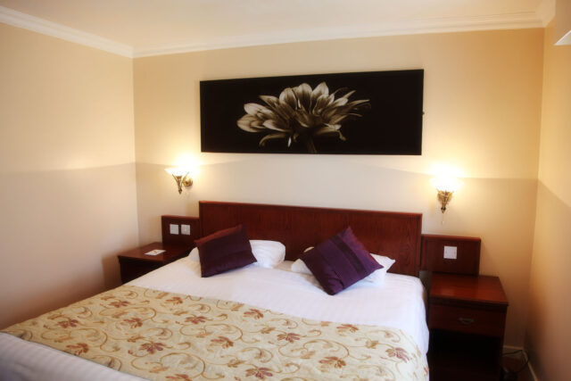 Beaufort Park Hotel - Double Bedroom
