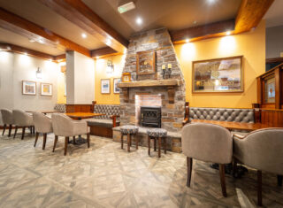 Corrs Corner Hotel - Bar Lounge