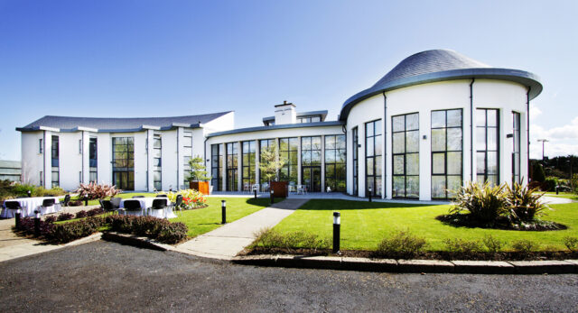 La Mon Hotel & Country Club Exterior