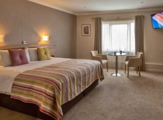 Lodge Hotel - Double Bedroom
