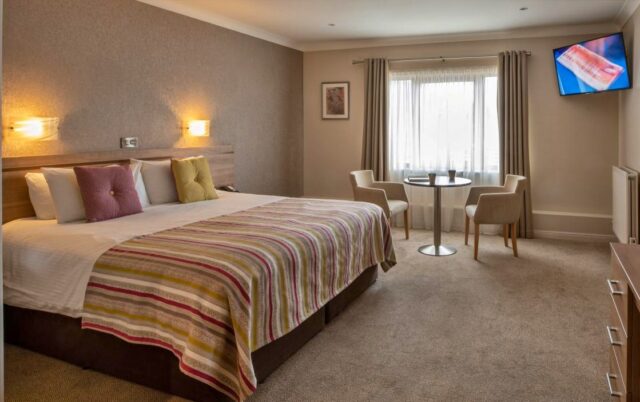 Lodge Hotel - Double Bedroom