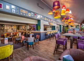 Lodge Hotel - Vibes Bar