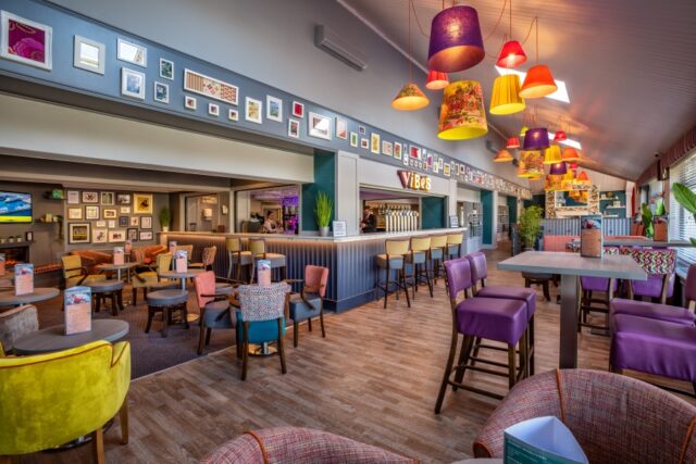 Lodge Hotel - Vibes Bar