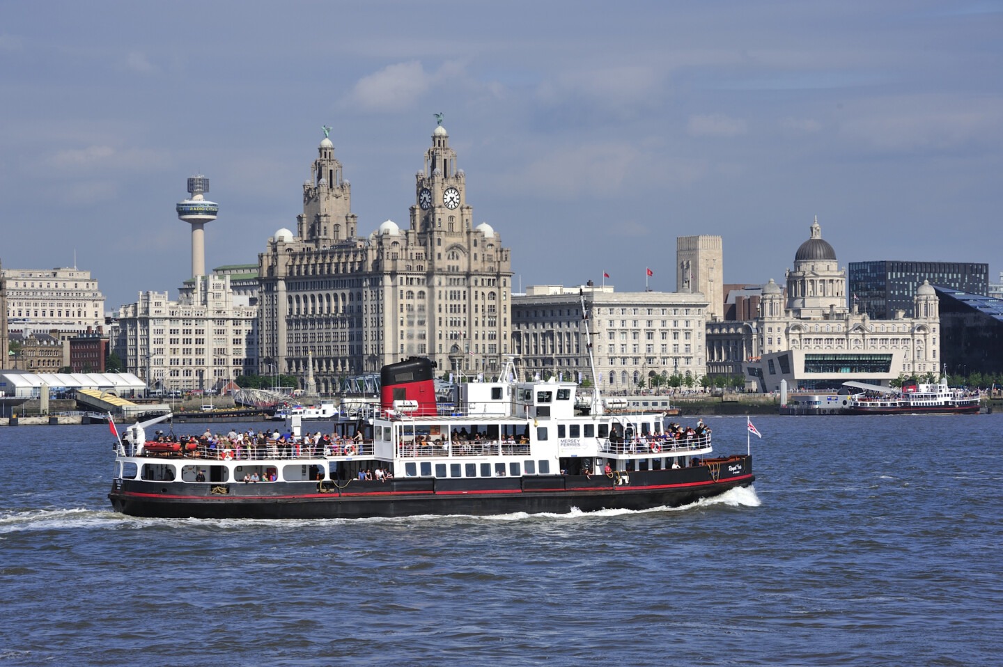 Ferry in front of Liver Building