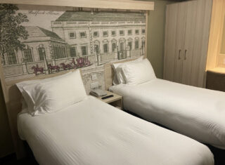 twin beds