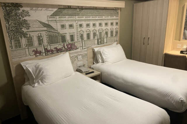twin beds