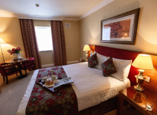 Hamlet Court Hotel- Bedroom