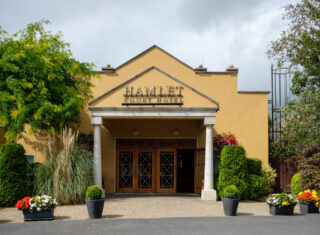 Hamlet Court Hotel- Exterior
