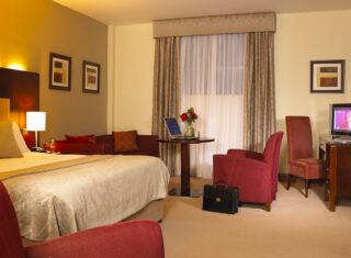 Trim Castle Hotel - Bedroom