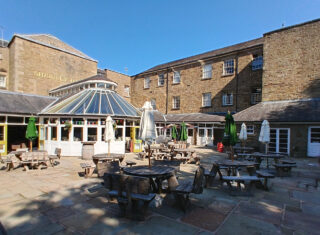 Shrigley Hall and Hotel & Spa - Beer Garden