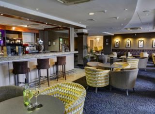 Best Western Cresta Court Hotel - Lounge Bar & Reception