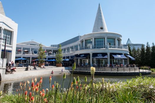 Bluewater Shopping Centre, Kent - Exterior with lake © David Hares