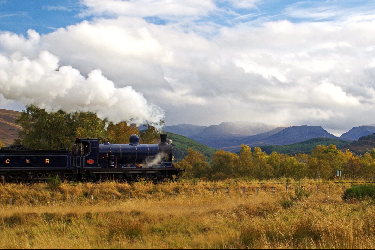 train tour of scottish highlands