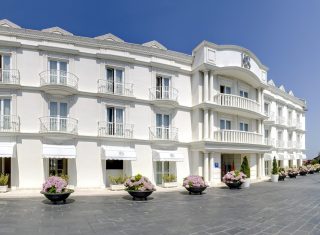 Gran Hotel Suances main entrance