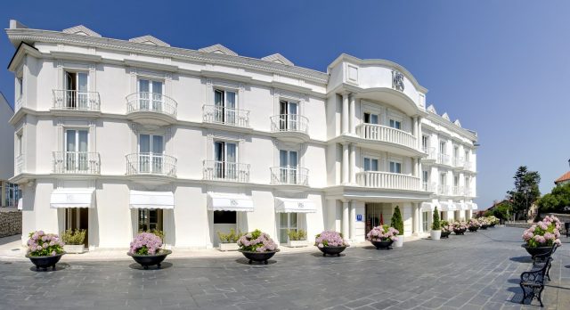 Gran Hotel Suances main entrance