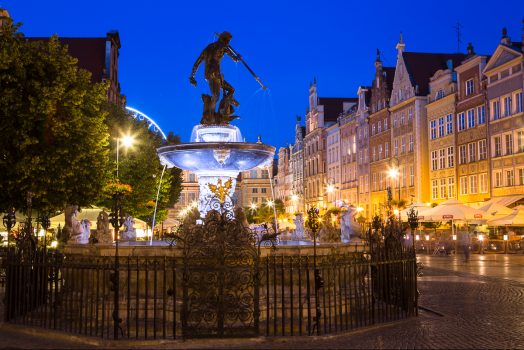 Poland, Gdansk, Neptune fountain, statue, old town, group travel © Gdansk Tourism Organization