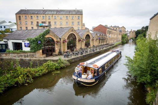 kingfisher-canal-boat-on-lancaster-canal