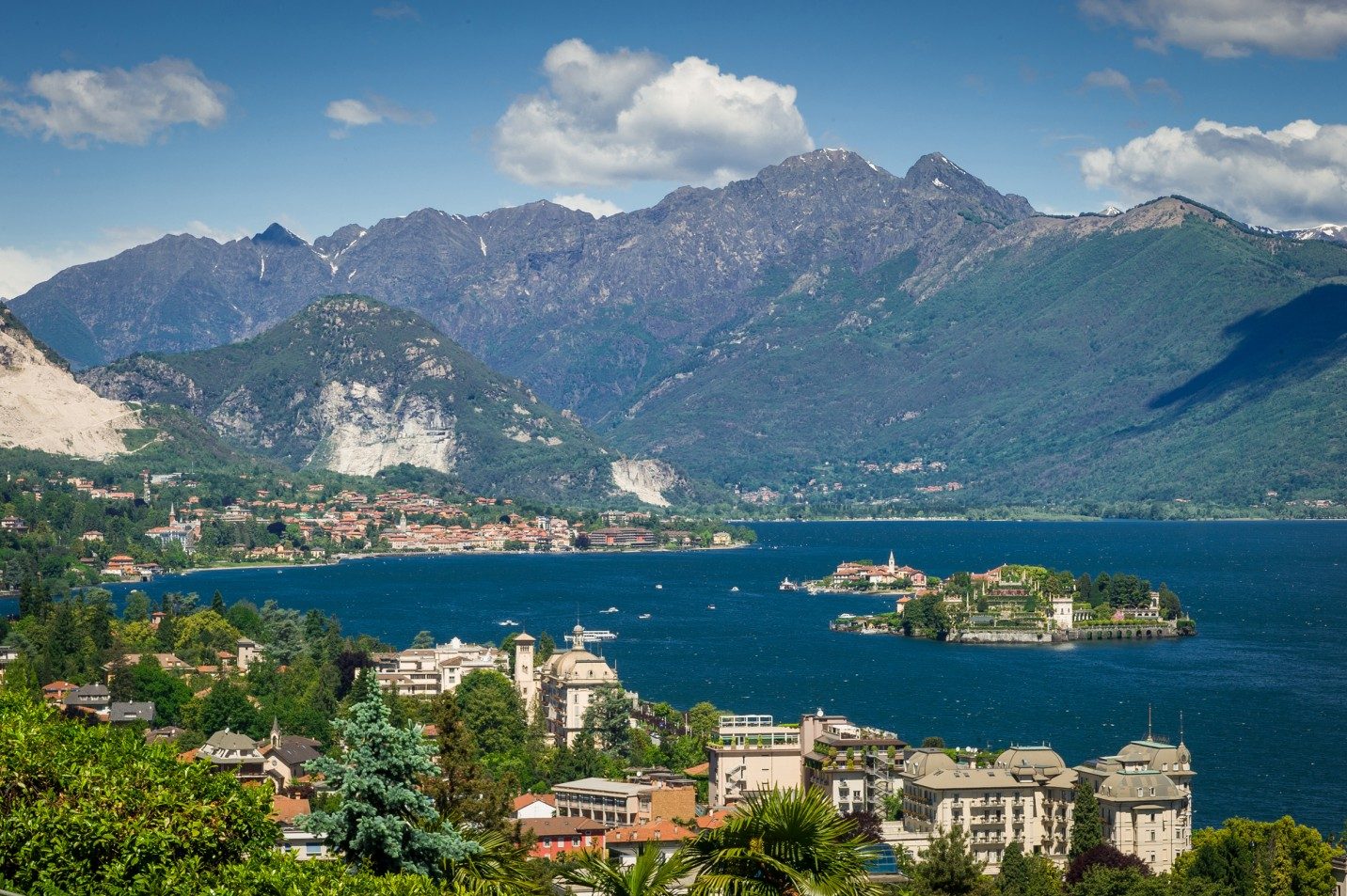 lake maggiore italy tourist information