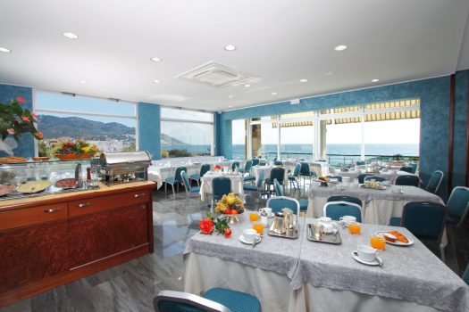 Hotel Bellevue & Mediteranee, Diano Marina - Restaurant (C) Hotel Bellevue & Mediteranee