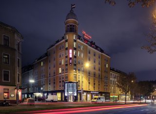 Mercure Hotel Wien Westbahnhof, Austria Exterior at night ©Mercure Hotel Wien Westbahnhof