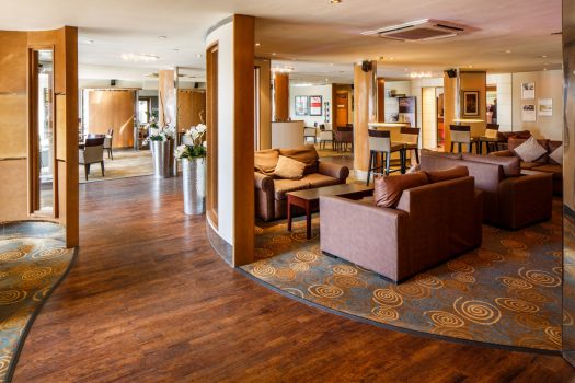 Mercure Hull Grange Park Hotel - Bar and Lobby