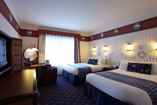 Disney's Newport Bay Club Standard Room © Disney