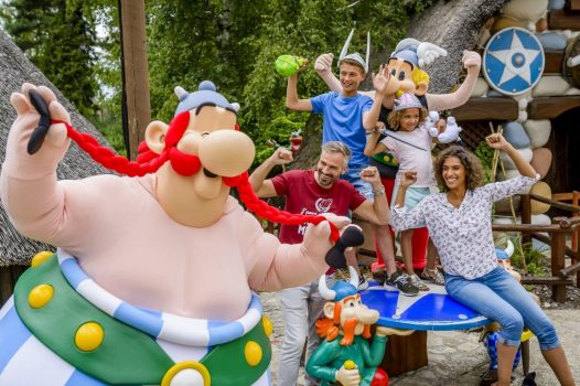 Parc Asterix, France - Theme Park - Asterix & Obelix and family © Asterix® - Obelix® - © 2017 Les Éditions Albert René-Goscinny-Uderzo