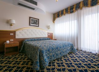 Room, Hotel Milan Speranza au Lac, Stresa, Lake Maggiore (c) Hotel Milan Speranza au Lac