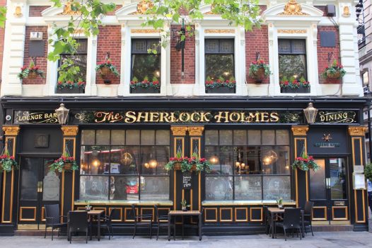 Sherlock Holmes Pub ©Brit Movie Tours