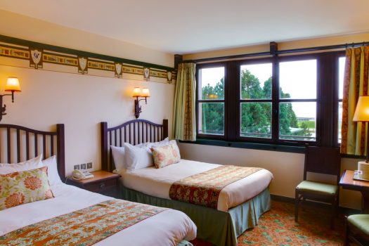 Disney's Sequoia Lodge Standard Room ©Disney