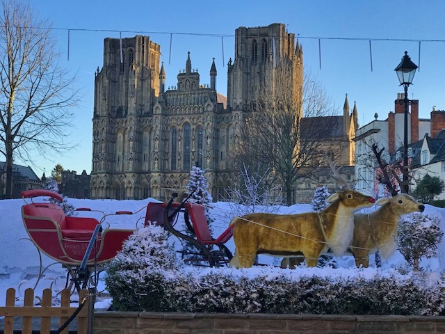 View from the Swan Hotel in Wells, Wells Abbey, Somerset (KWY-NCN)