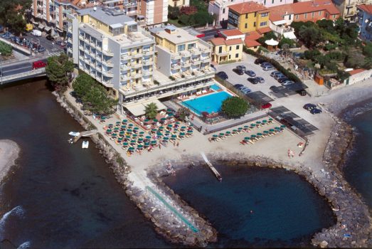 Hotel Bellevue & Mediteranee, Diano Marina - Aerial View (C) Hotel Bellevue & Mediteranee