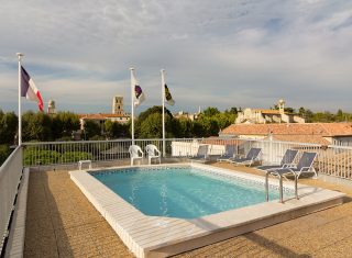 Best Western Atrium Arles swimming pool (NCN)